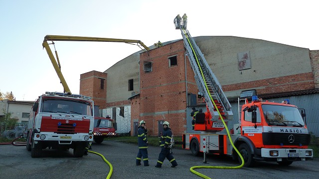 19. 10. 14 - požár vzduchotechniky, ul. Rašínova