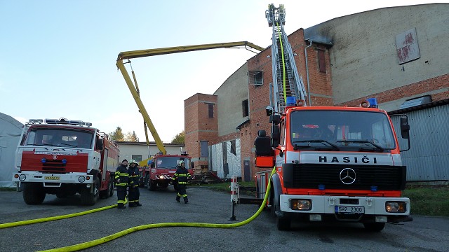 19. 10. 14 - požár vzduchotechniky, ul. Rašínova